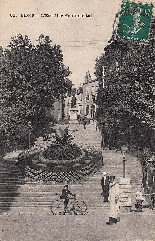 Carte postale ancienne 63. Blois - L'Escalier Monumental (c.1912)  à Blois