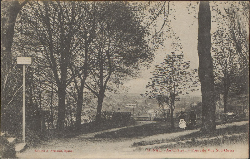 Carte postale ancienne Epinal, Au Château, Point de vue Sud-Ouest Cp 0162 PsurR à Épinal