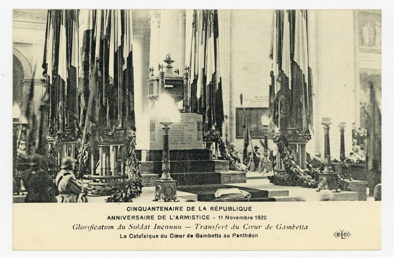 Carte postale ancienne Glorification du Soldat Inconnu - transfert du Coeur de Gambetta. La Catafalque du Coeur de Gambetta a P-Fg-Cp-00753 à Paris