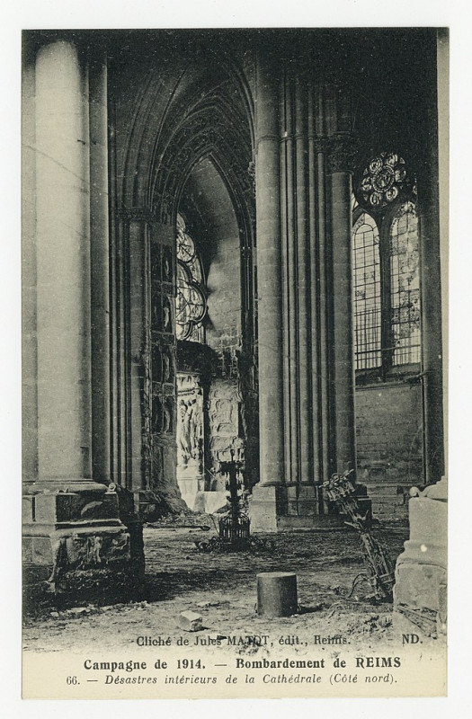 Carte postale ancienne Désastres intérieurs de la Cathédrale (côté nord). Campagne de 1914 - bombardement de Reims P-Fg-Cp-00957