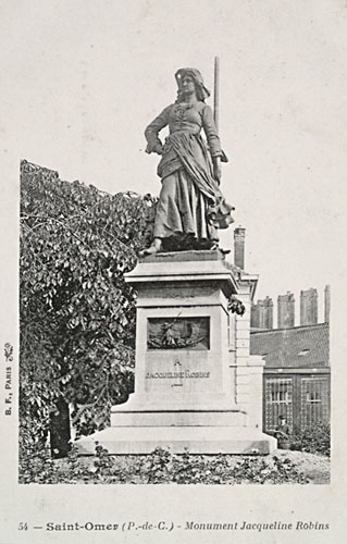 Carte postale ancienne Statue Jacqueline Robins Saint Omer