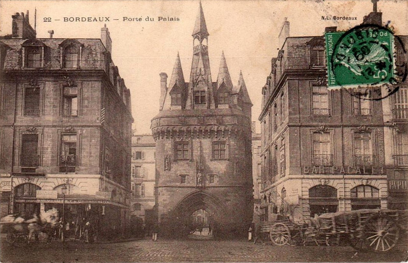 Carte postale ancienne Bordeaux - Porte du Palais 11 à Bordeaux