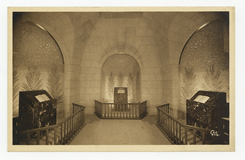 Carte postale ancienne Crypte du Livre d'Or des Soldats de Verdun - monument de la Victoire P-Fg-Cp-00912