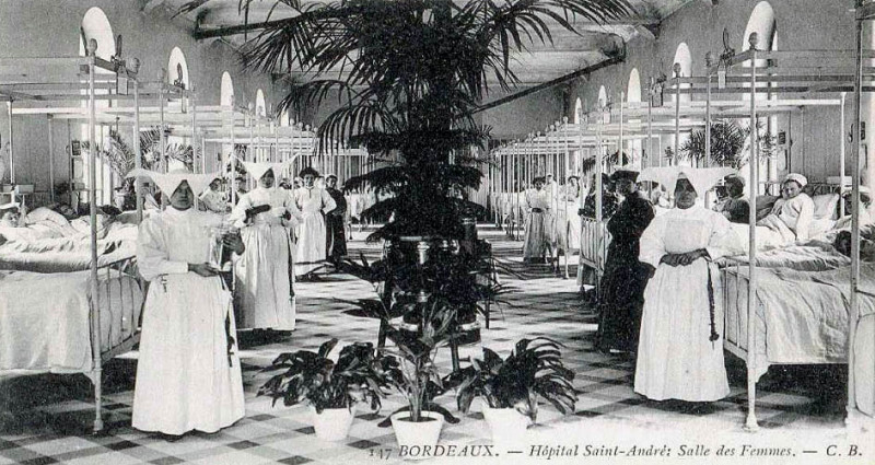 Carte postale ancienne Bordeaux - Hôpital Saint-André - salle des femmes à Bordeaux