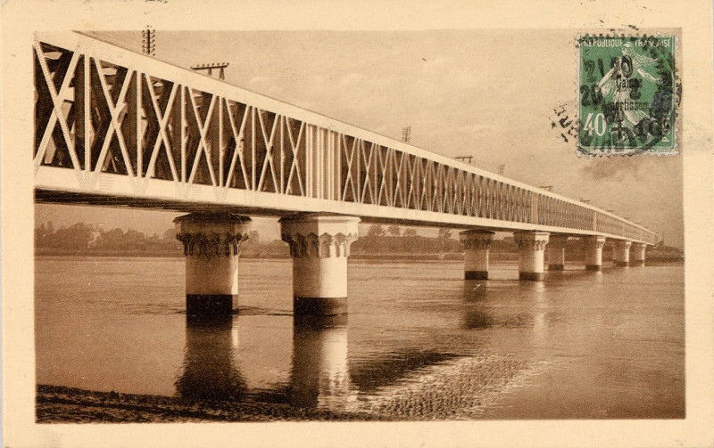 Carte postale ancienne Bordeaux - Passerelle Eiffel 2 à Bordeaux