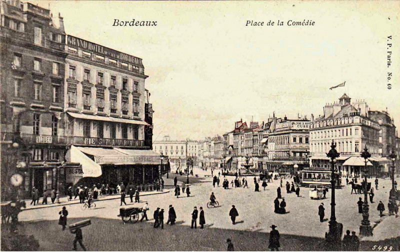 Carte postale ancienne Bordeaux place de la comedie 30 à Bordeaux