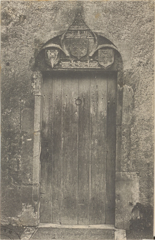 Carte postale ancienne Porte de la maison natale de Jeanne d'Arc