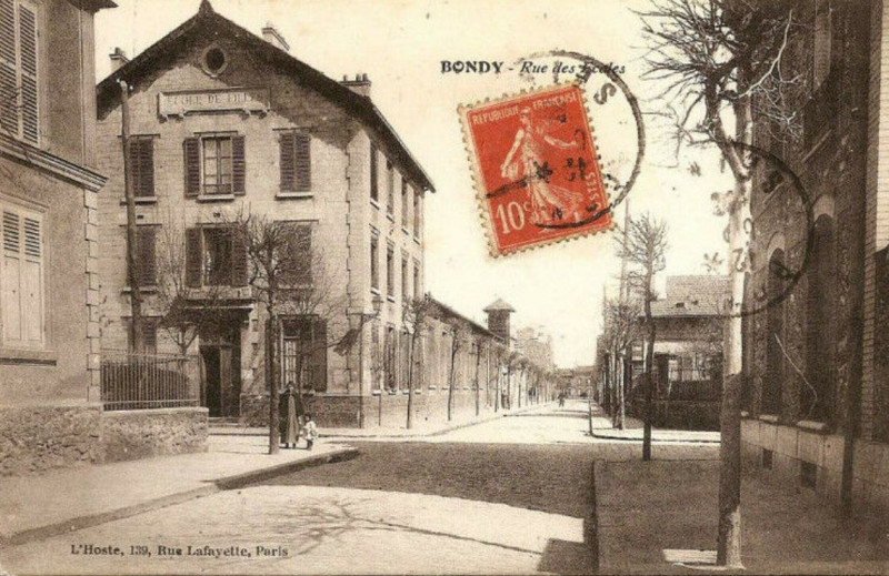 Carte postale ancienne Bondy.Rue des Ecoles