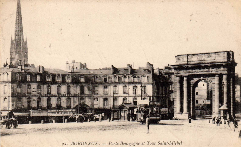 Carte postale ancienne Bordeaux - Porte de Bourgogne 2 à Bordeaux