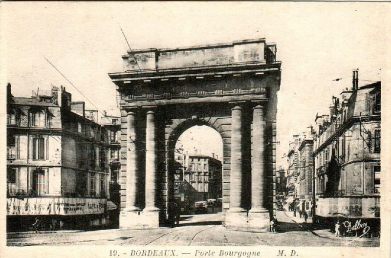 Carte postale ancienne Bordeaux - Porte de Bourgogne (Md) 4 à Bordeaux