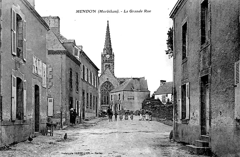 Carte postale ancienne Mendon bourg 1920