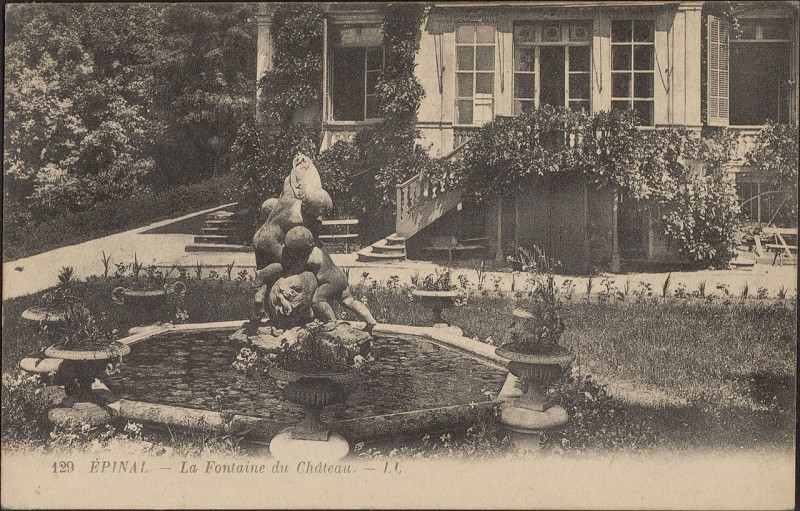Carte postale ancienne Epinal, La Fontaine du Château Cp 0175 PsurR