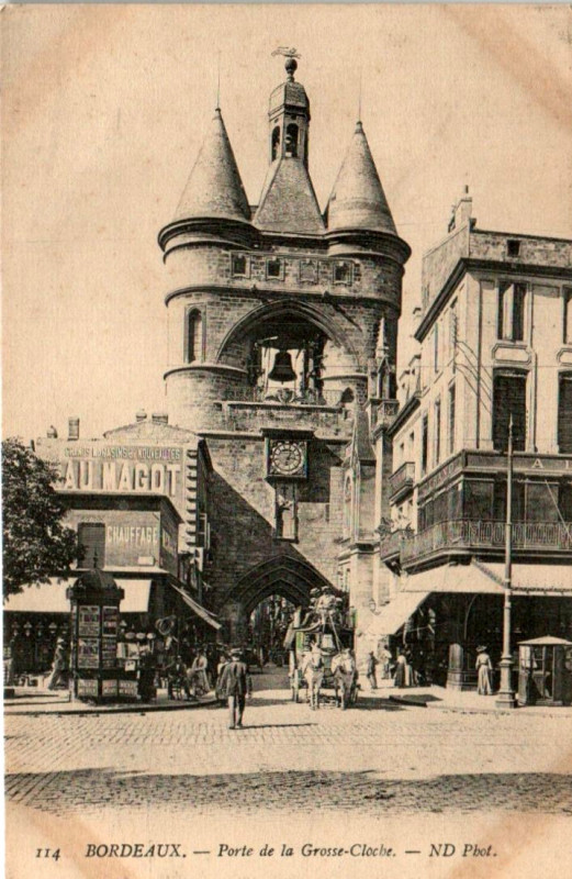 Carte postale ancienne Bordeaux la grosse-cloche 9 à Bordeaux