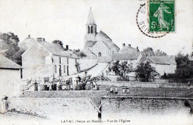 Carte postale ancienne Laval Vue De L'Eglise