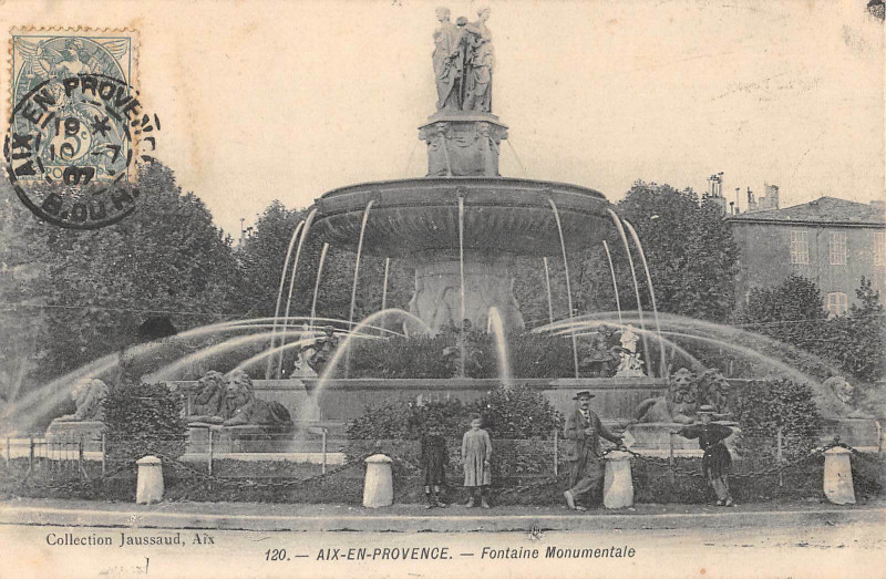 Carte postale ancienne Aix En Provence Fontaine Monumentale à Aix-en-Provence