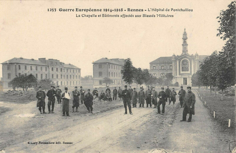 Carte postale ancienne Rennes Hopital De Pontchaillou Chapelle Batiments Blesses Militaires à Rennes