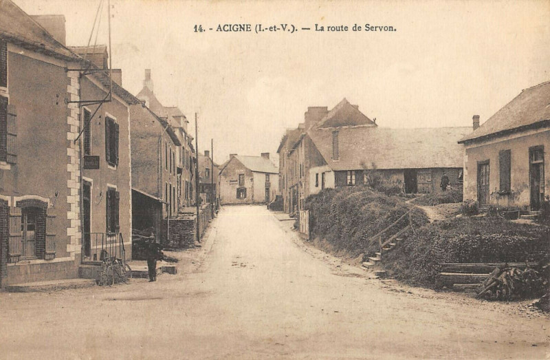 Carte postale ancienne Acigne Route De Servon (cliché pas courant à Acigné