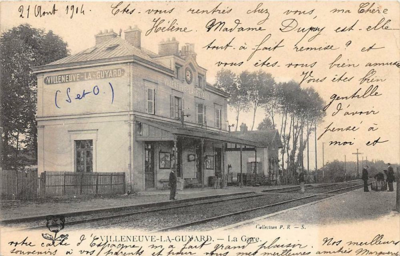 Carte postale ancienne Villeneuve La Guyard La Gare à Villeneuve-la-Guyard