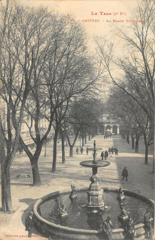 Carte postale ancienne Castres La Place Nationale à Castres