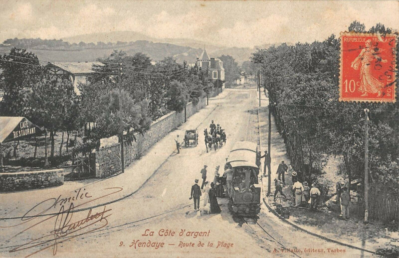 Carte postale ancienne Hendaye Route De La Plage Tramway à Hendaye