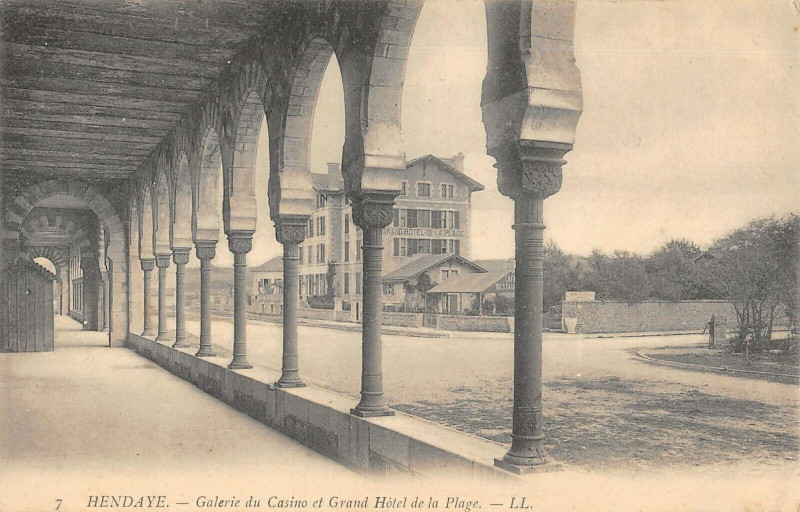 Carte postale ancienne Hendaye Galerie Du Casino Et Grand Hotel De La Plage à Hendaye