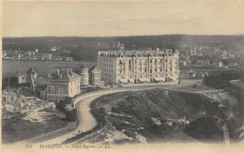 Carte postale ancienne Biarritz L'Hotel Regina à Biarritz