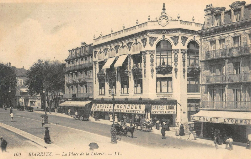 Carte postale ancienne Biarritz La Place De La Liberte à Biarritz