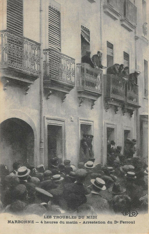 Carte postale ancienne Narbonne Arestation Du Docteur Ferroul à Narbonne