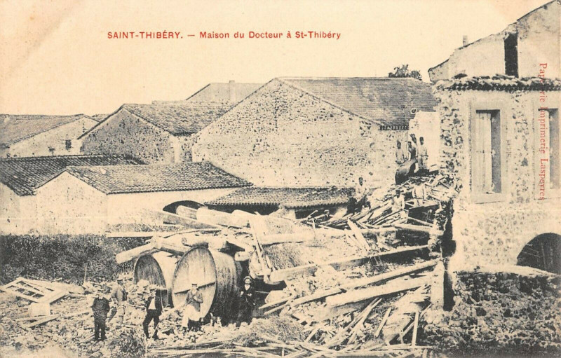 Carte postale ancienne Saint Thibery Maison Du Docteur A Saint Thibery