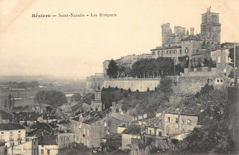Carte postale ancienne Beziers Saint Nazaire Les Remparts à Béziers