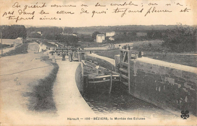 Carte postale ancienne Beziers La Montee Des Ecluses à Béziers