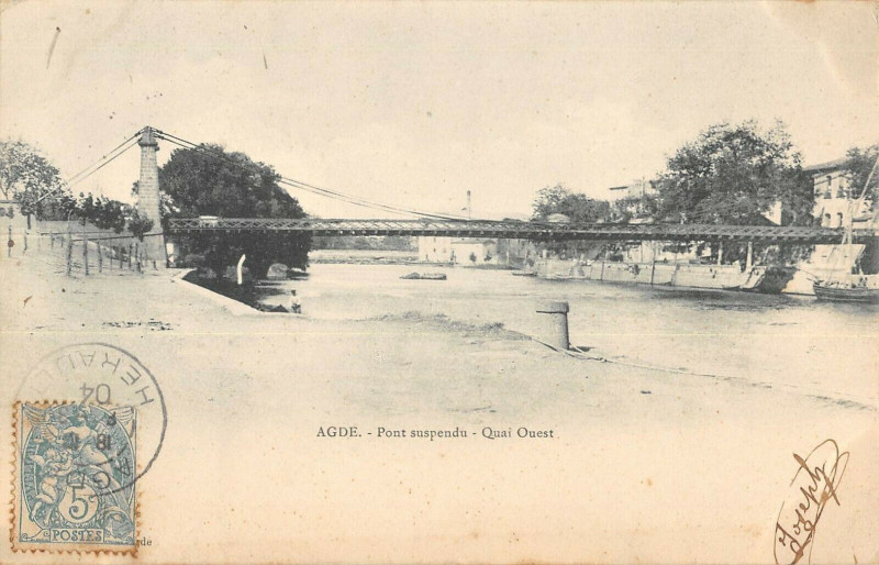 Carte postale ancienne Agde Pont Suspendu Quai Ouest à Agde