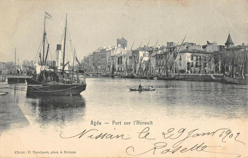 Carte postale ancienne Agde Port Sur L'Herault à Agde