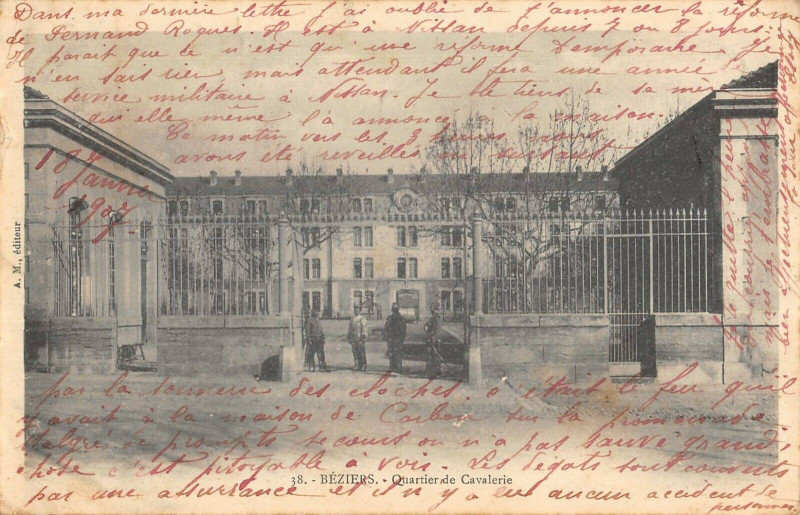 Carte postale ancienne Beziers Quartier De Cavalerie à Béziers