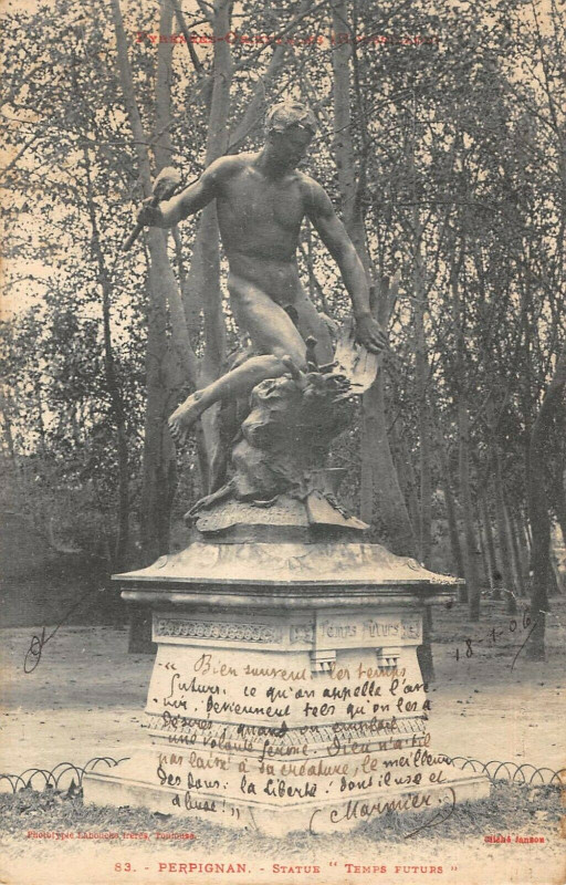 Carte postale ancienne Perpignan Statue Temps Futurs à Perpignan