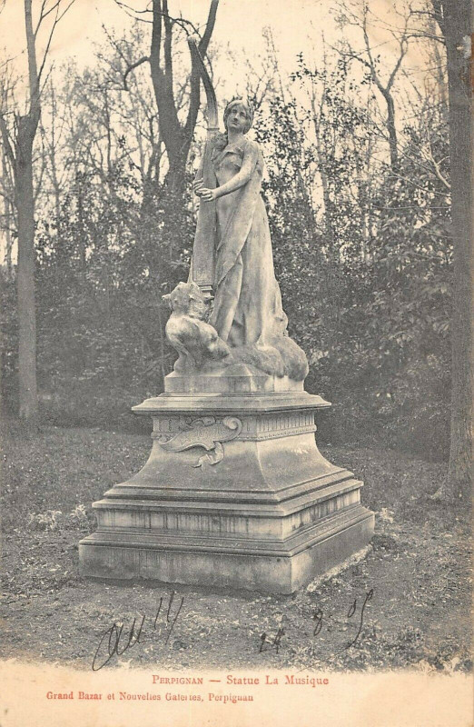 Carte postale ancienne Perpignan Statue De La Musique à Perpignan