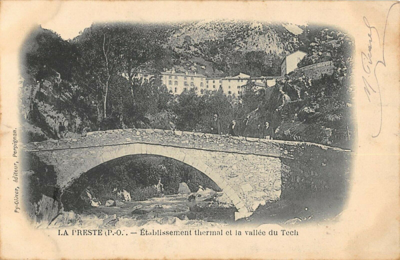 Carte postale ancienne La Preste Etablissement Thermal Et La Vallee Du Tech