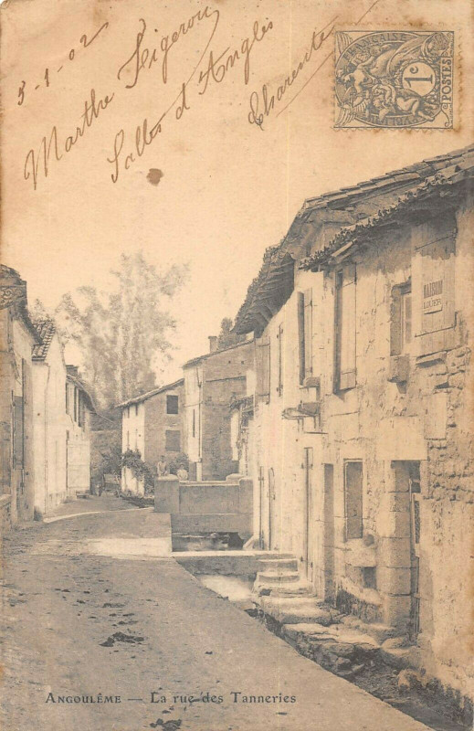Carte postale ancienne Angouleme Rue Des Tanneries à Angoulême