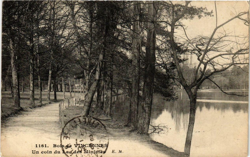 Carte postale ancienne Paris 12e Bois de Vincennes Un coin d Lac des Minimes à Paris 12e