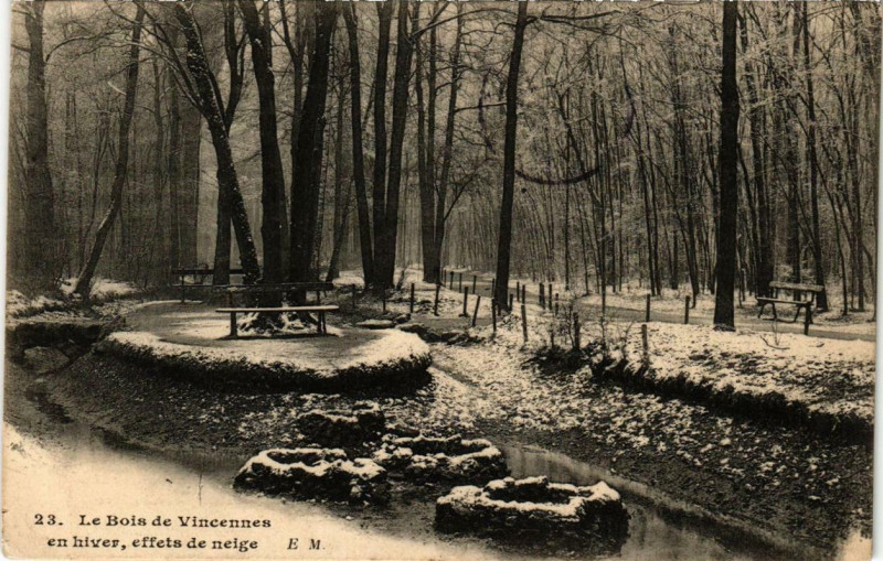 Carte postale ancienne Paris 12e Le Bois de Vincennes en hiver effets de neige à Paris 12e