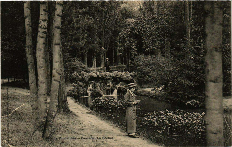 Carte postale ancienne Paris 12e Bois de Vincennes Cascade la Peche à Paris 12e