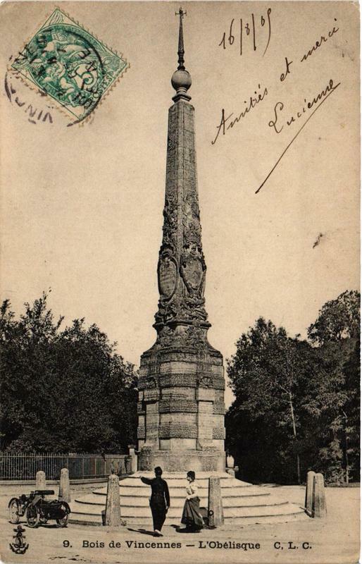 Carte postale ancienne Bois de Vincennes - L'Obélisque à Paris 12e