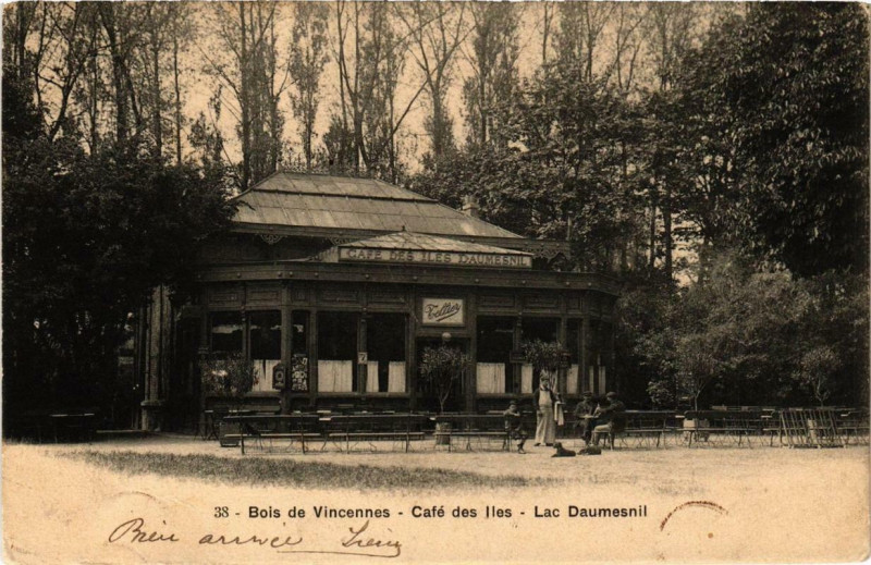 Carte postale ancienne Paris 12e Bois de Vincennes Café des Iles Lac Daumesnil à Paris 12e