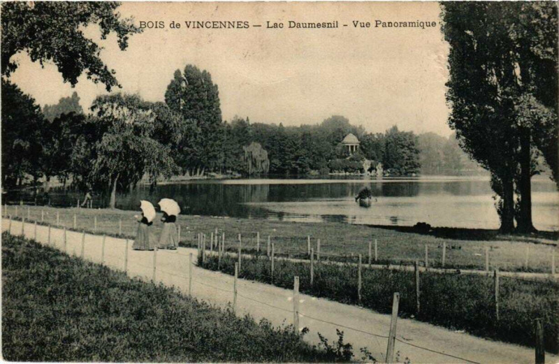 Carte postale ancienne Paris 12e Bois de Vincennes Lac Daumesnil vue panoramique à Paris 12e