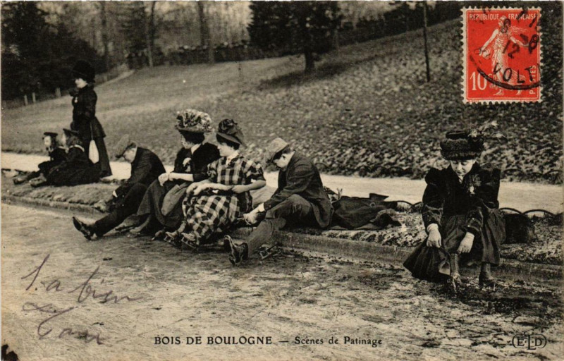 Carte postale ancienne Bois de Boulogne - Scènes de Patinage à Paris 16e