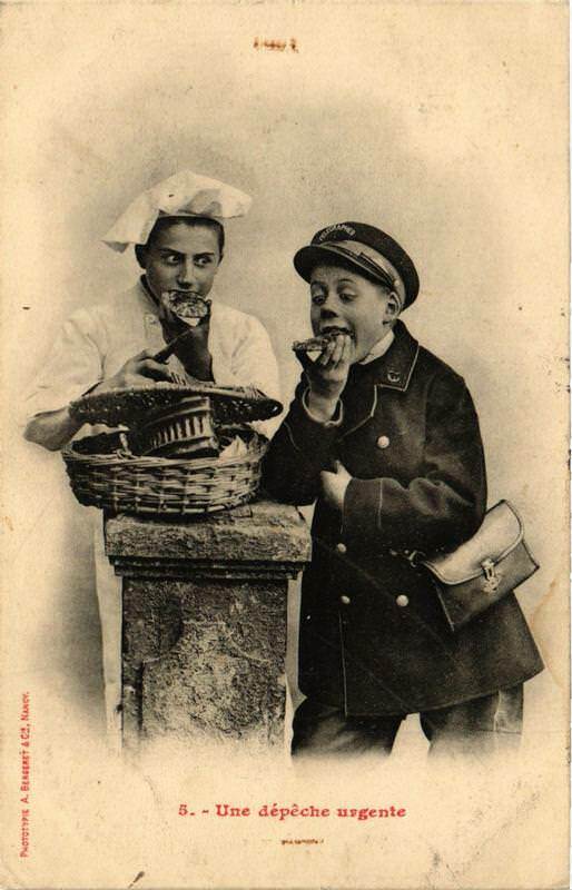 Carte postale ancienne Paris métiers. Une dépeche urgente à Paris