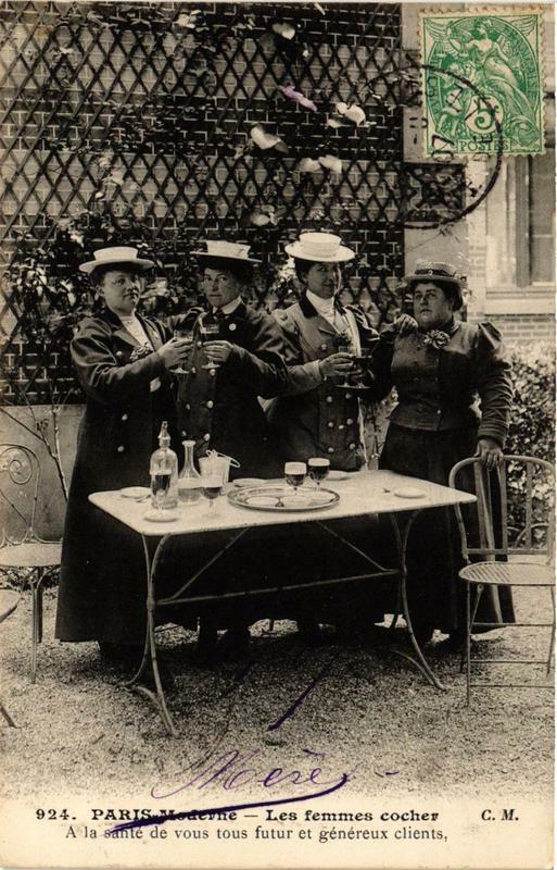 Carte postale ancienne Paris Moderne Les Femmes Cocher. A la Saté de vous à Paris