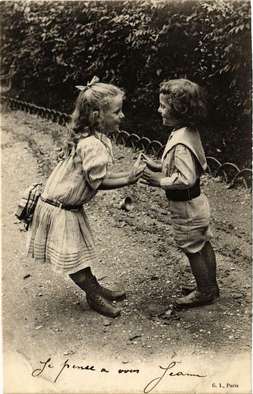 Carte postale ancienne Paris les enfants dans les Bois à Paris