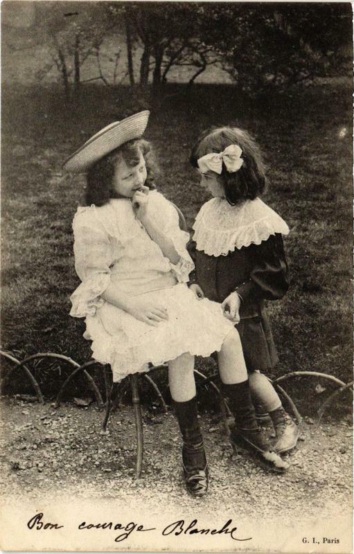 Carte postale ancienne Paris les enfants dans les Bois à Paris