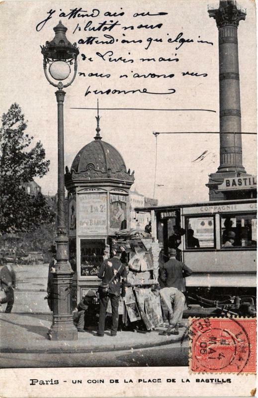 Carte postale ancienne Paris 4e Un coin de la Place de la Bastille à Paris 4e